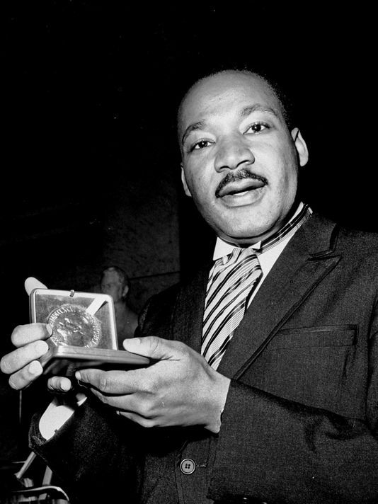 MLK receiving Nobel peace prize
