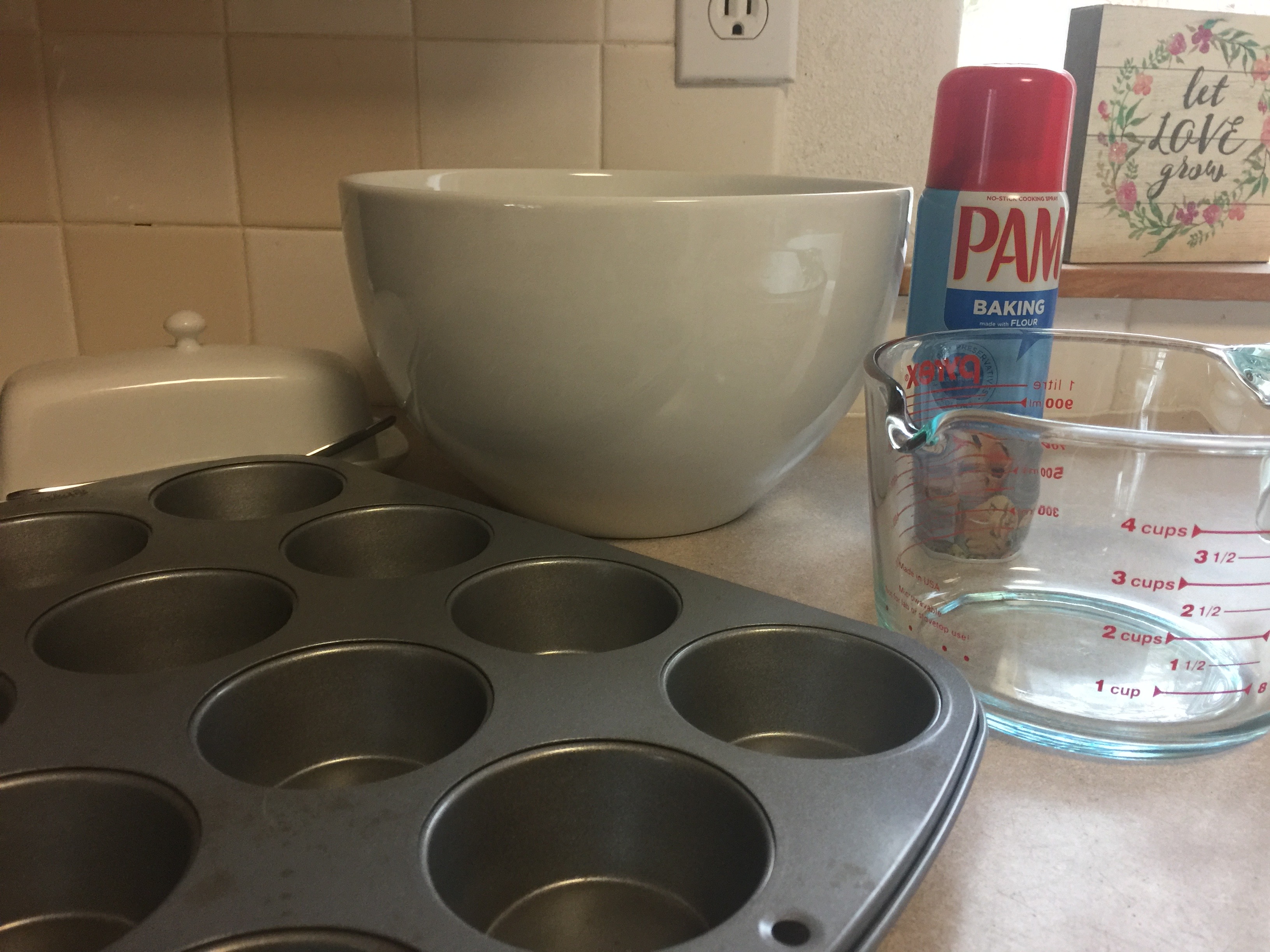 image of utensils needed to cook the recipe