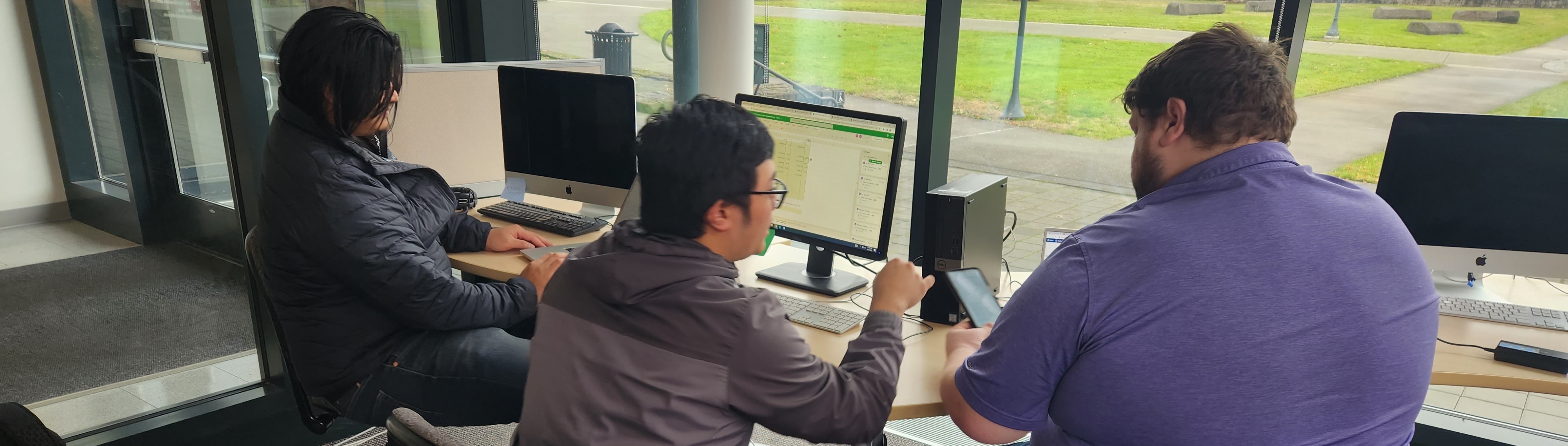 Students working together in computer lab