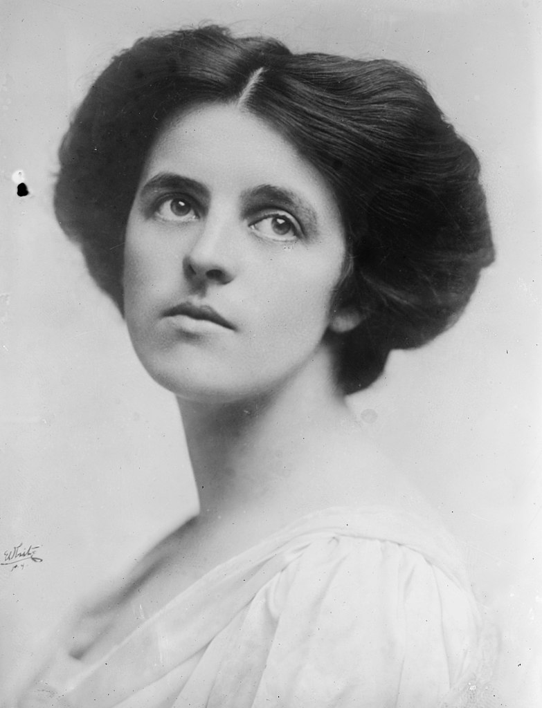 Doroth Parker portrait photo.
